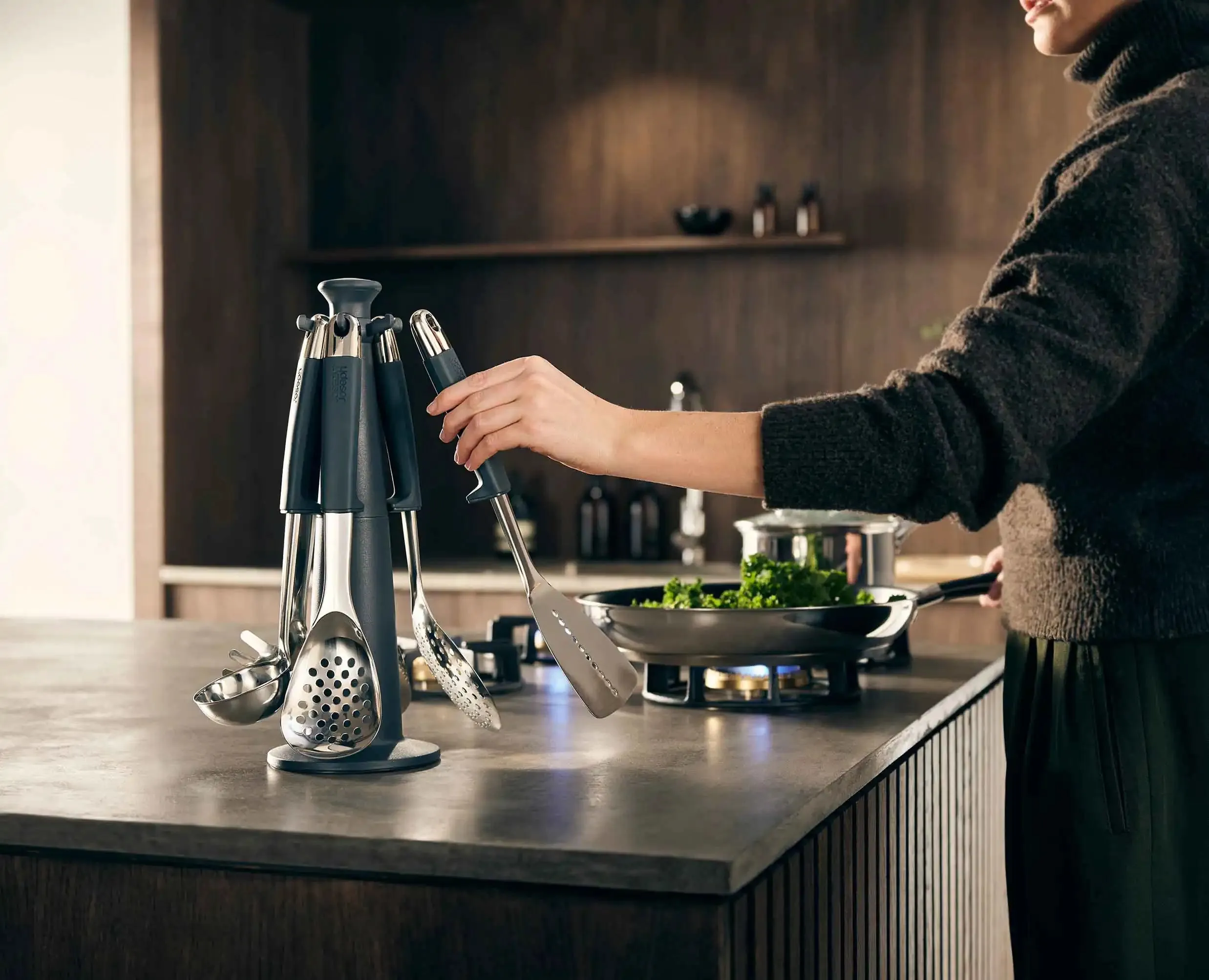 Elevate™ Steel Utensils Carousel Set