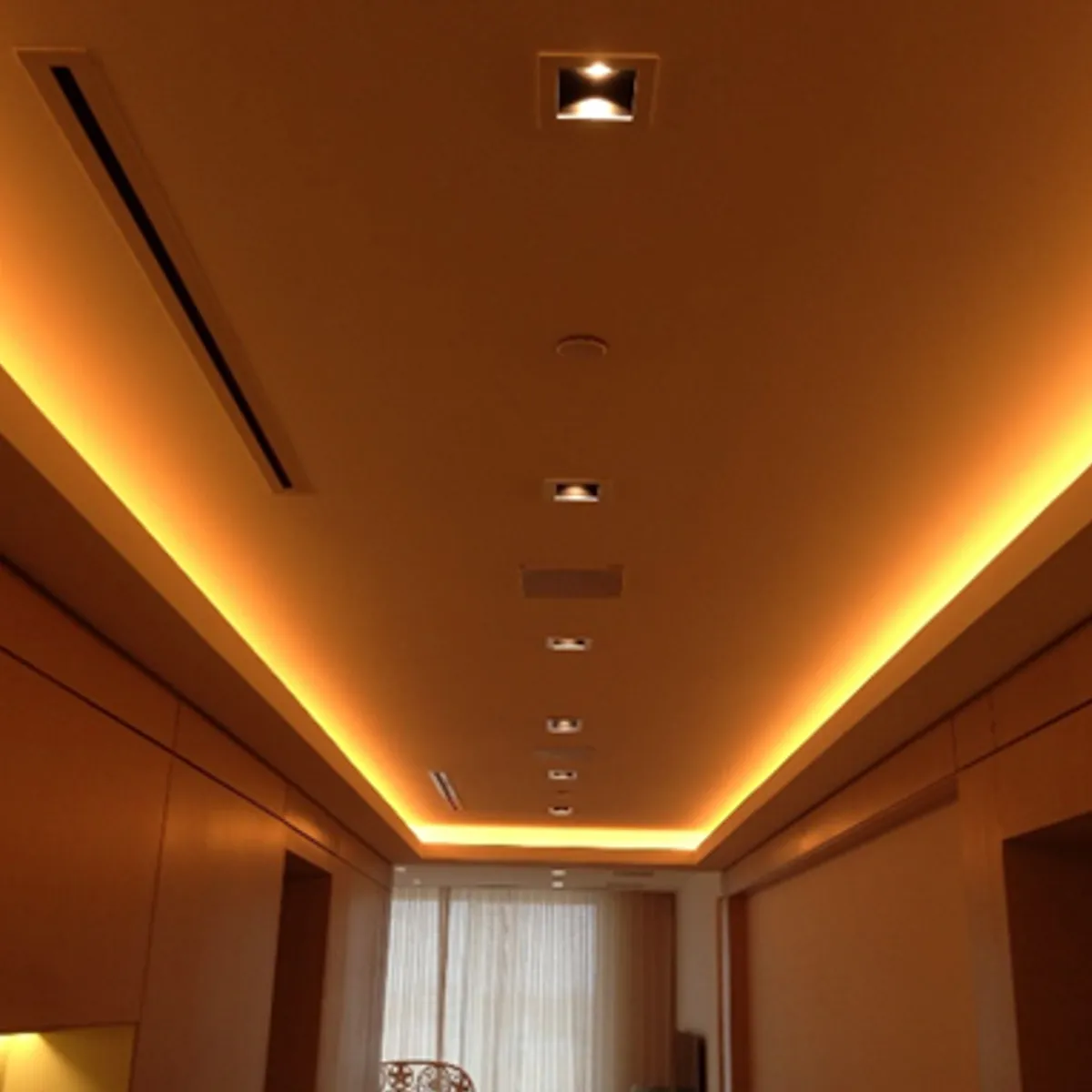 Philips Color Magic LED Strip light (2 colors in 1 light strip)