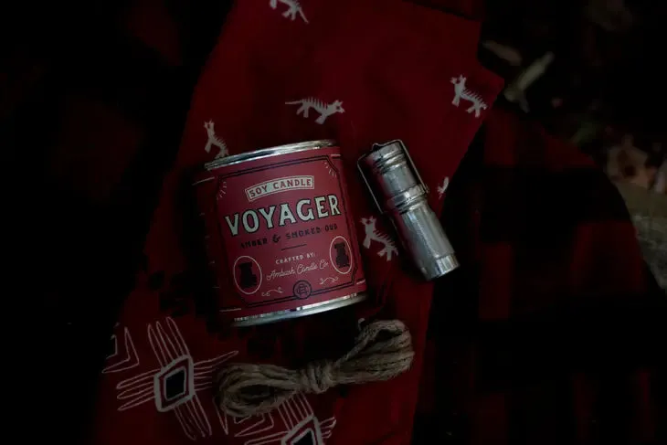 Voyager | Amber   Smoked Oud 8oz Soy Candle